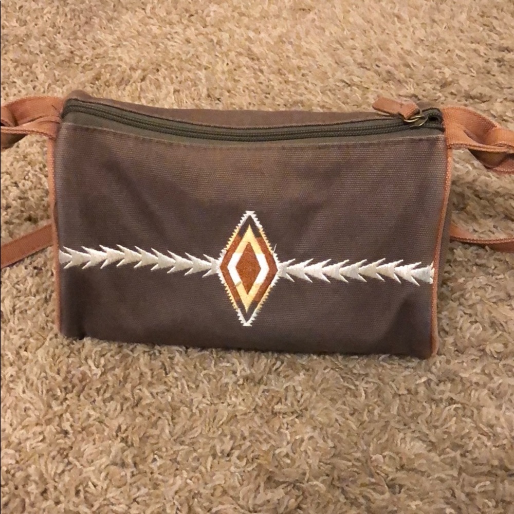 Olive embroidered dopp bag